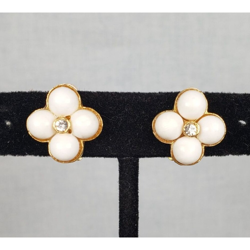 Vintage 1960s Signed YOSCA Gold Tone Crystal & White Cabochon Clip On Earrings - Picture 3 of 11